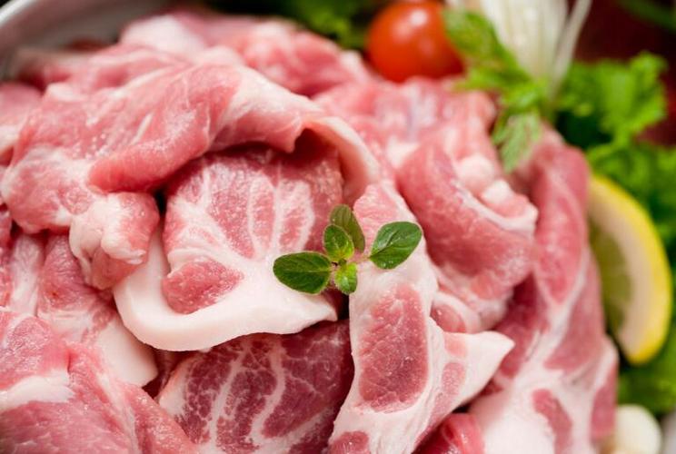 分割肉,副产品),均须随附《生猪肉产品销售凭